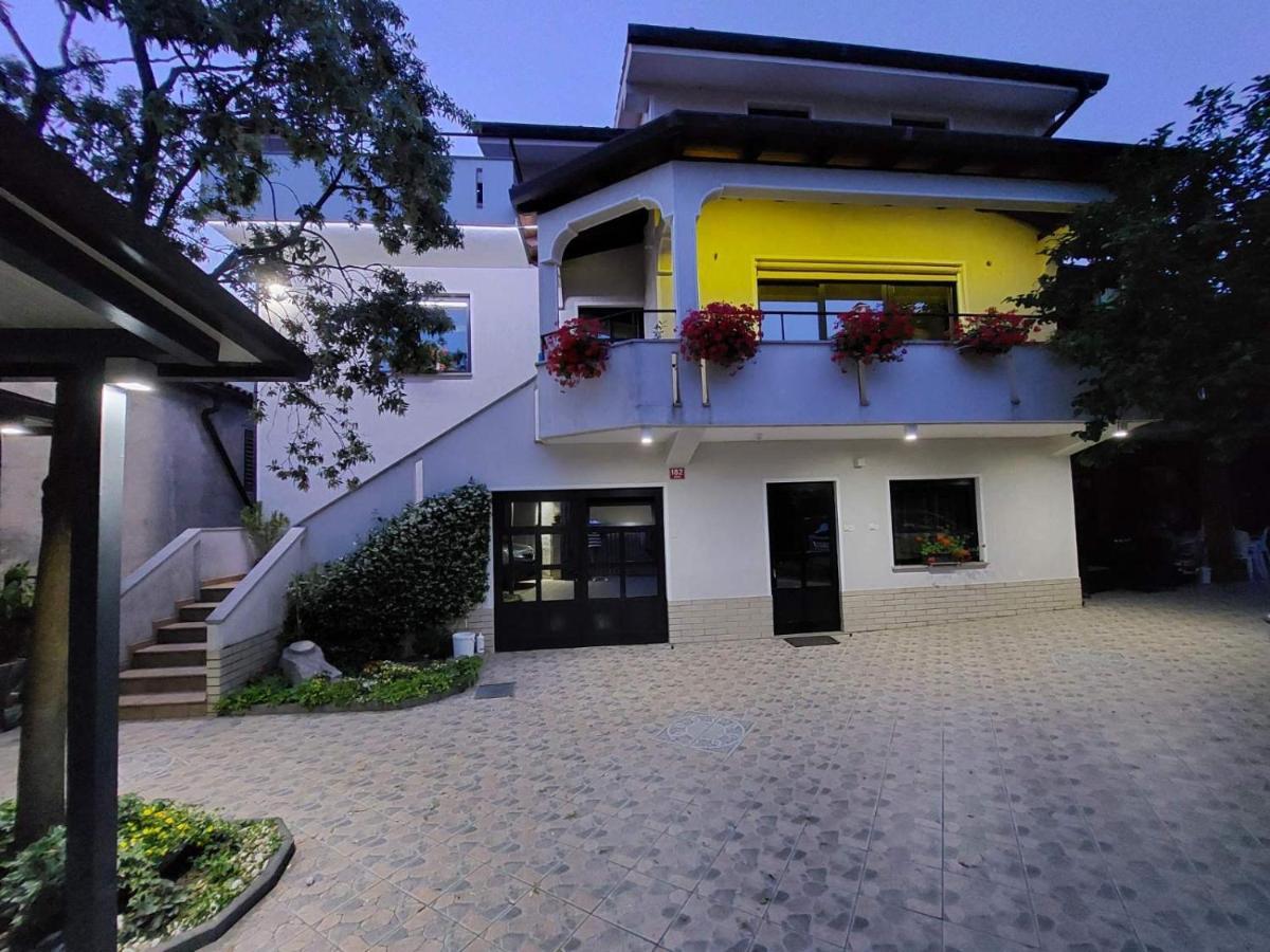 Apartma Mimi Dekani 外观 照片